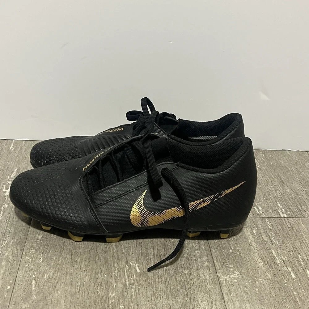 Nike Soccer Phantom Venom Shoes Size 5.5